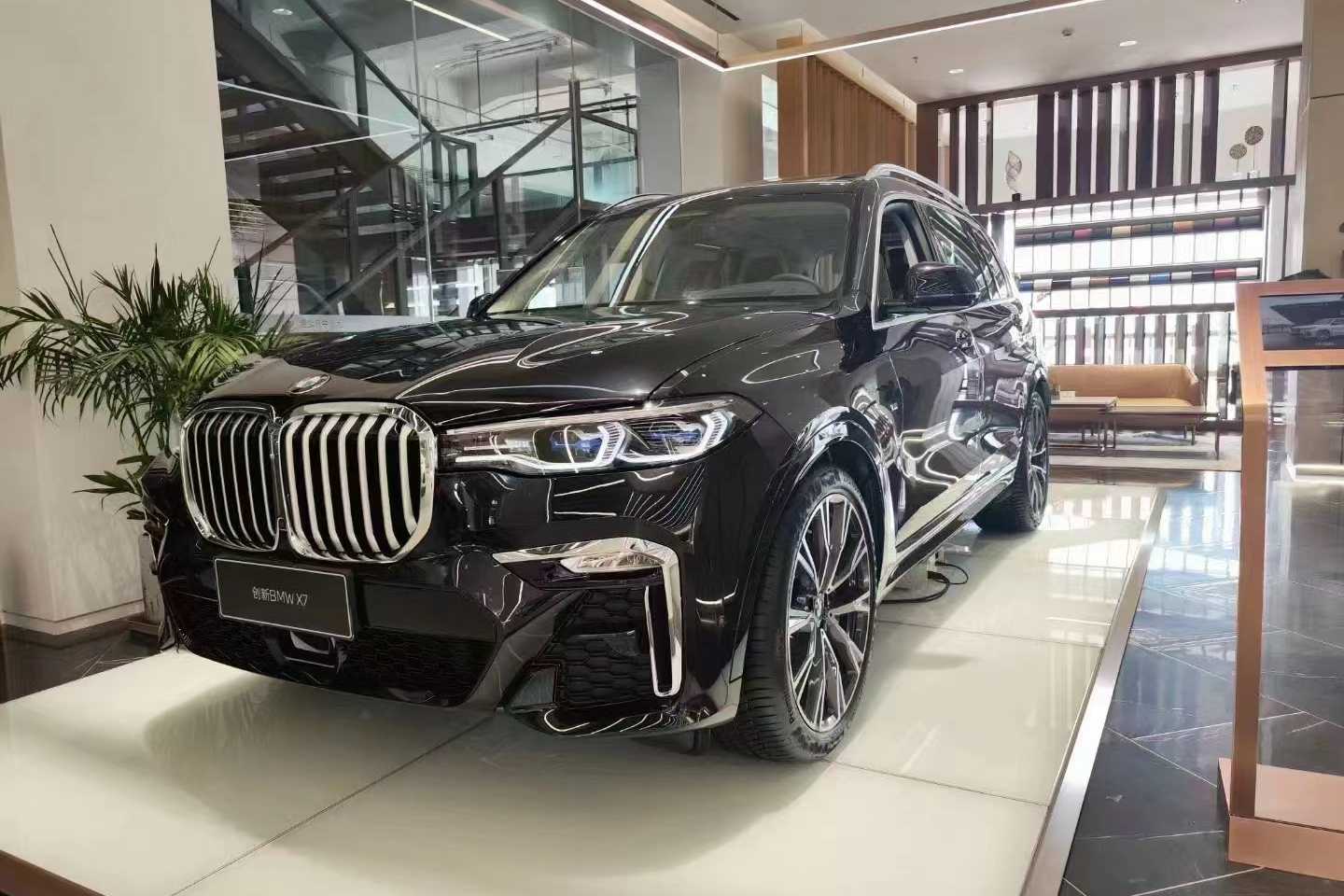 79万梅赛德斯-奔驰    2022款 a 180 l 运动轿车换代清库/30公里/北京